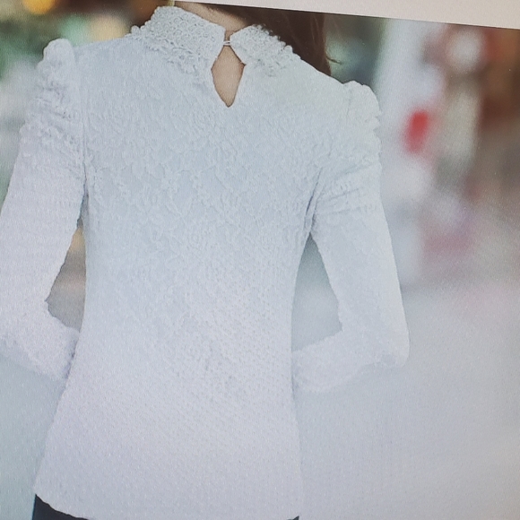 Beautiful white full sleeves blouse - Picture 4 of 6